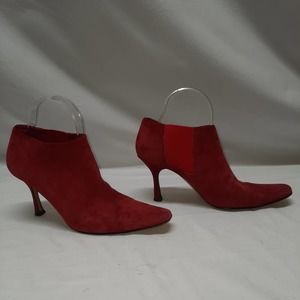 VTG,  Issac Mizrahi Red pointy toe heeled Shootie/Booties  8